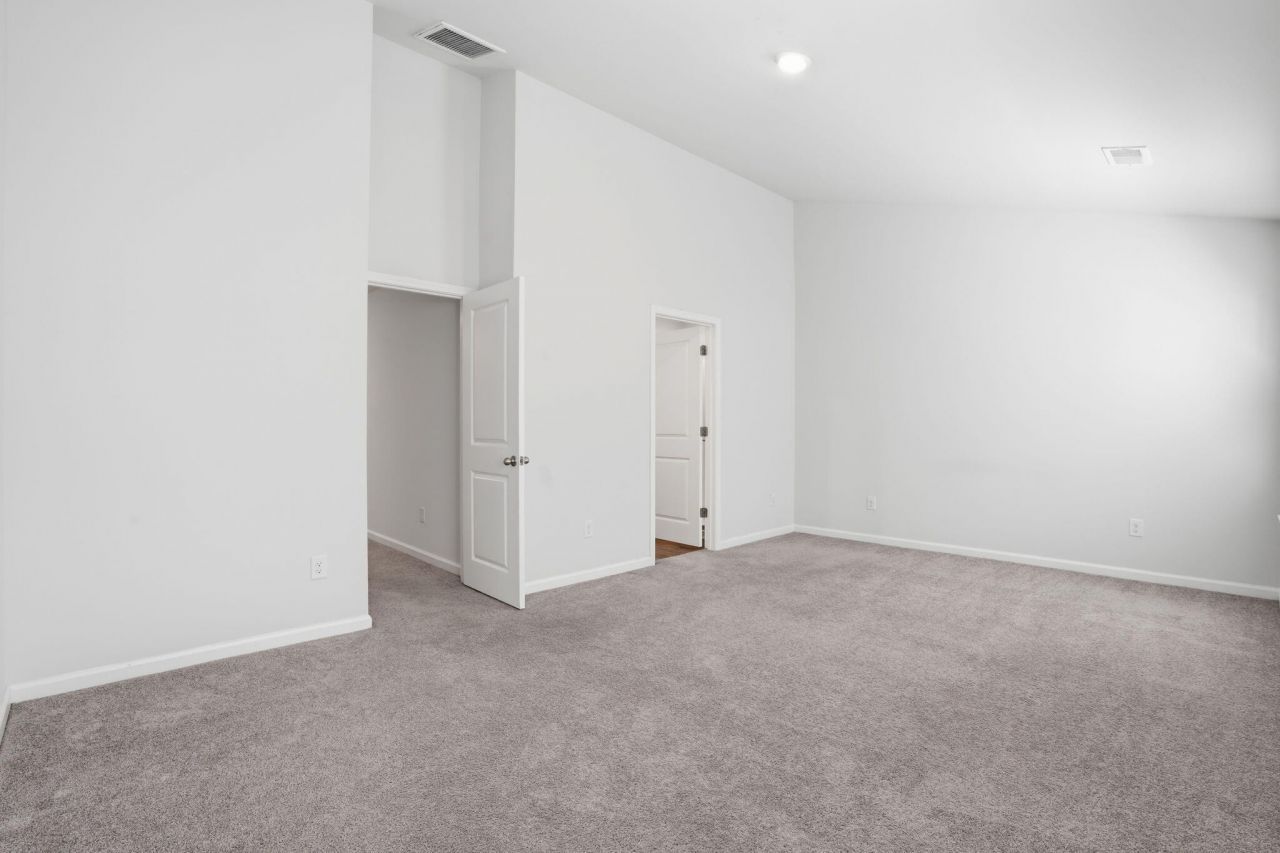 4692 Palm View Circle Photo 9