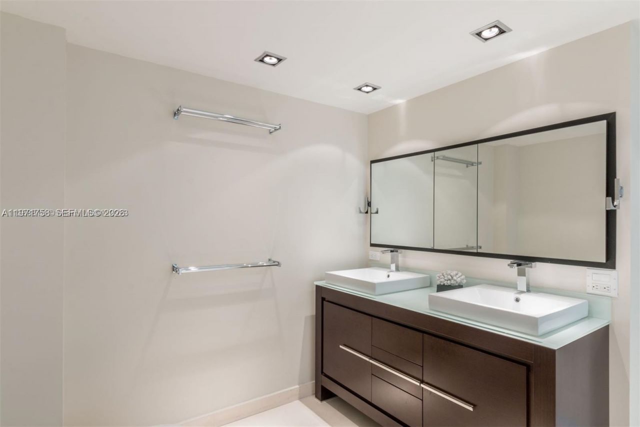 2951 S Bayshore Dr , Unit 1008, Miami, FL 33133 Photo