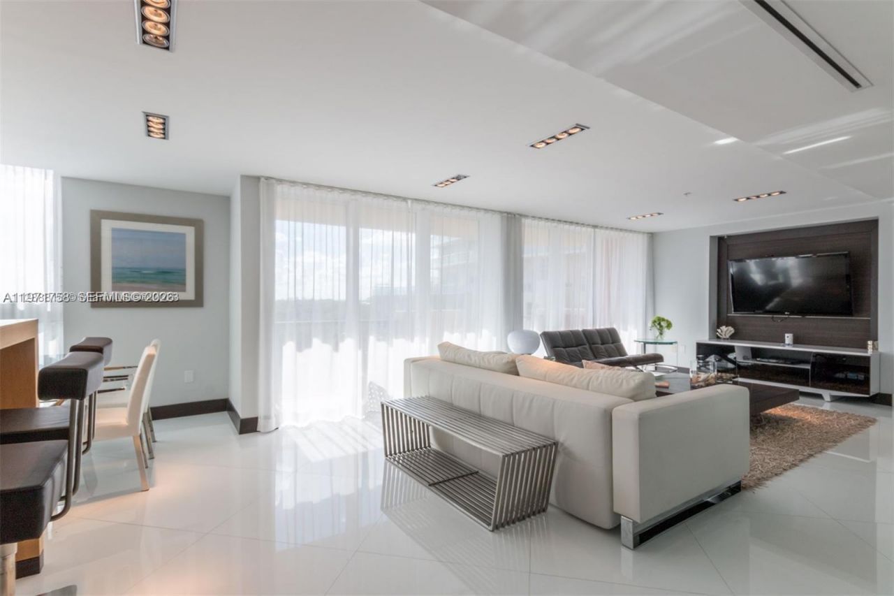 2951 S Bayshore Dr , Unit 1008, Miami, FL 33133 Photo