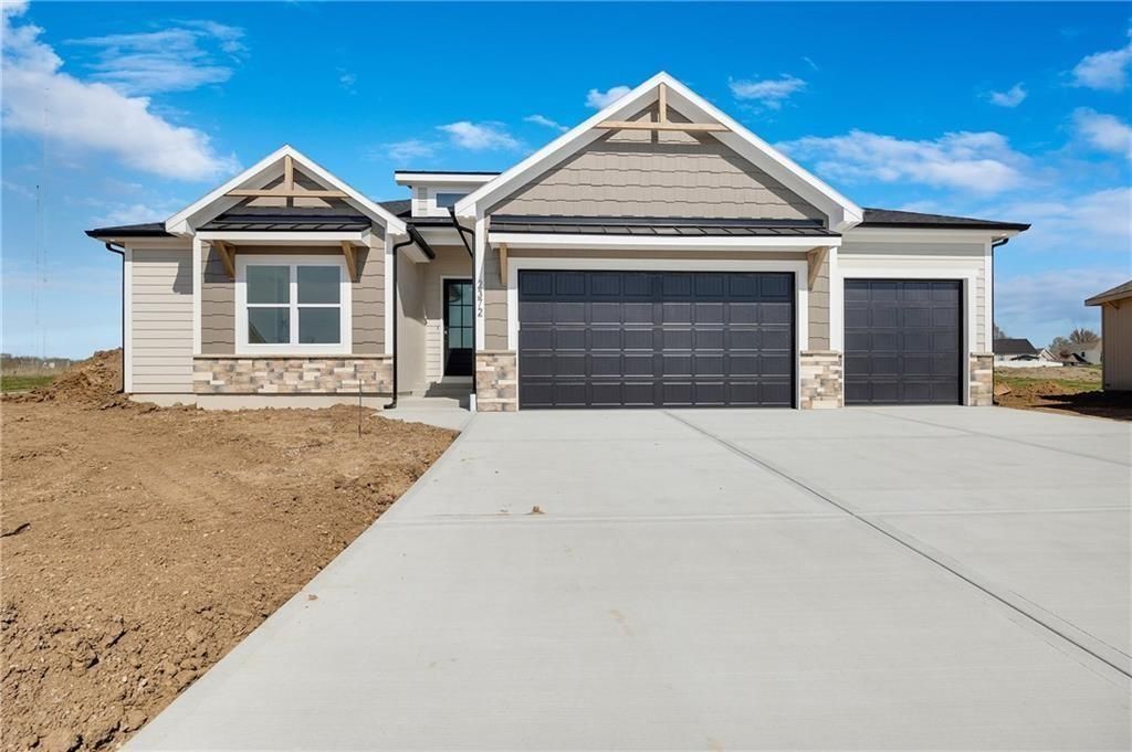 2512 NE Wheatley Drive, Blue Springs, MO 64029 Main Photo