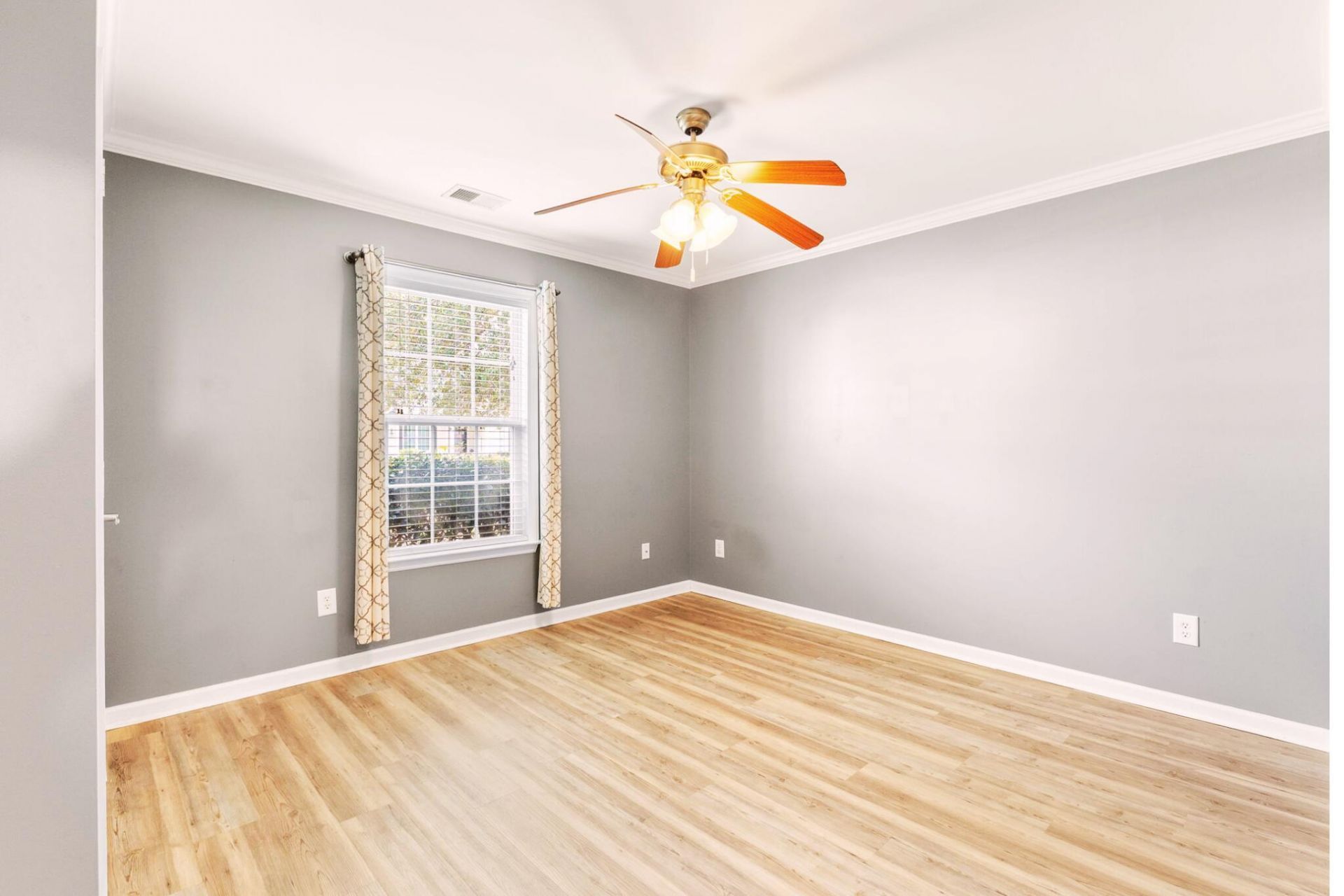 415 Black Horse Road Photo 35