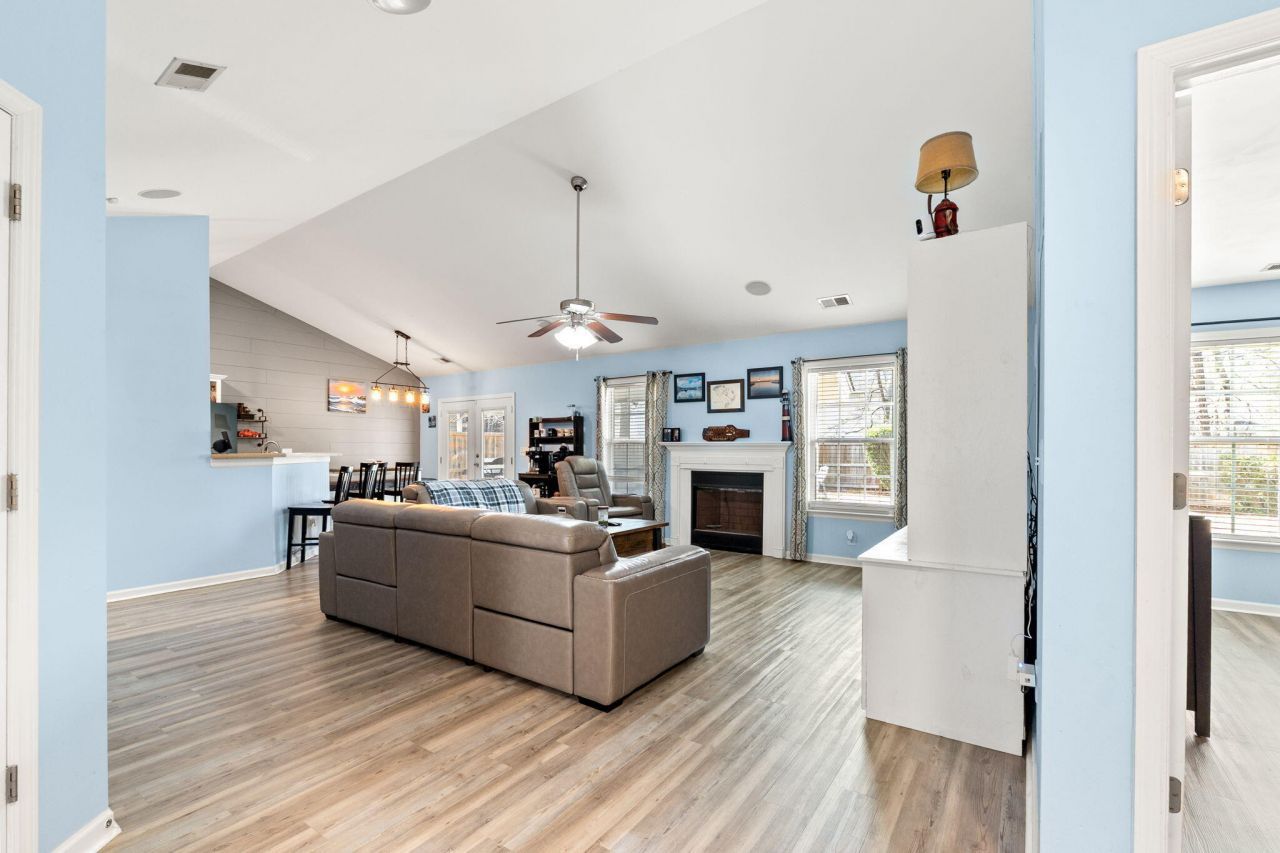 415 Black Horse Road Photo 9