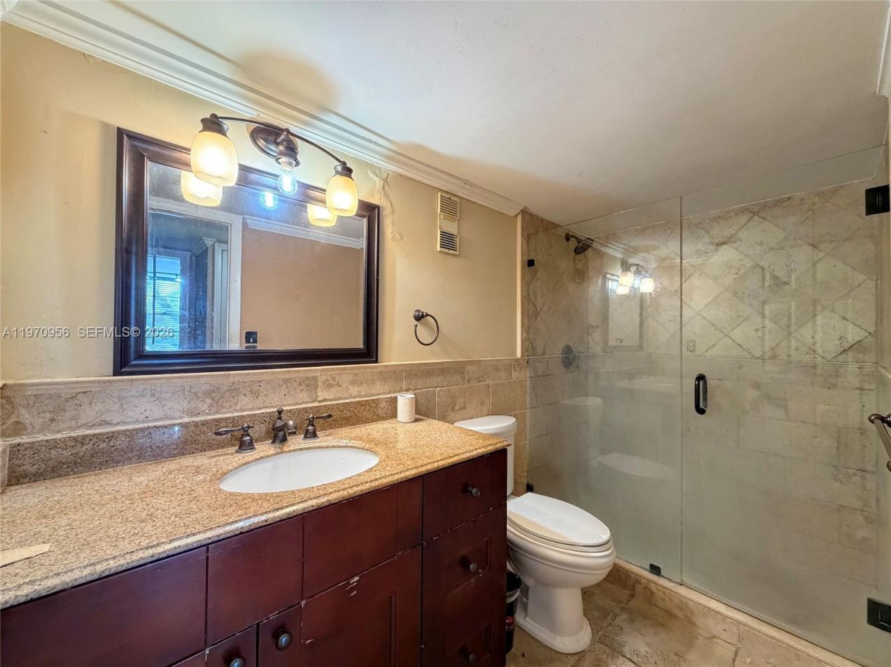 661 NE 195th St, Unit 104, Miami, FL 33179 Photo