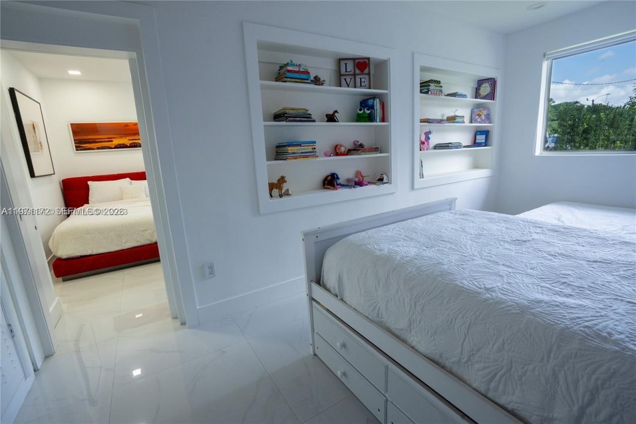 31 SW 6th St, Hallandale Beach, FL 33009 Photo