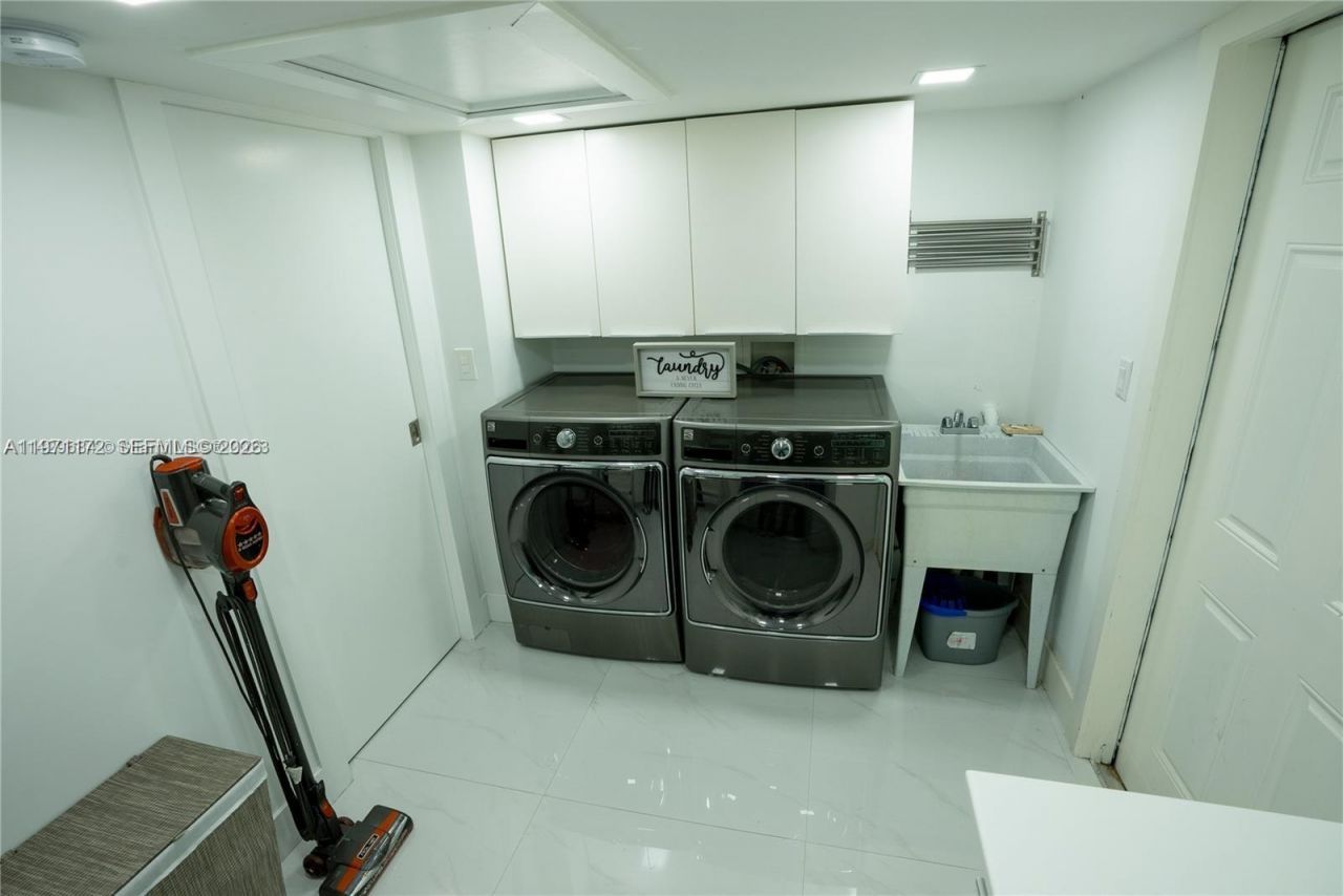 31 SW 6th St, Hallandale Beach, FL 33009 Photo