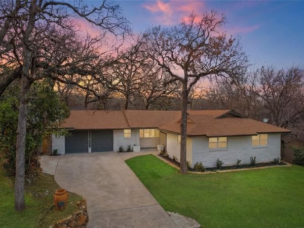 608 W Redbud Drive, Hurst, TX 76053