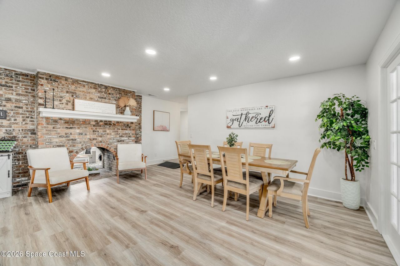 999 Sunswept Road Ne, Palm Bay, FL 32905 Photo