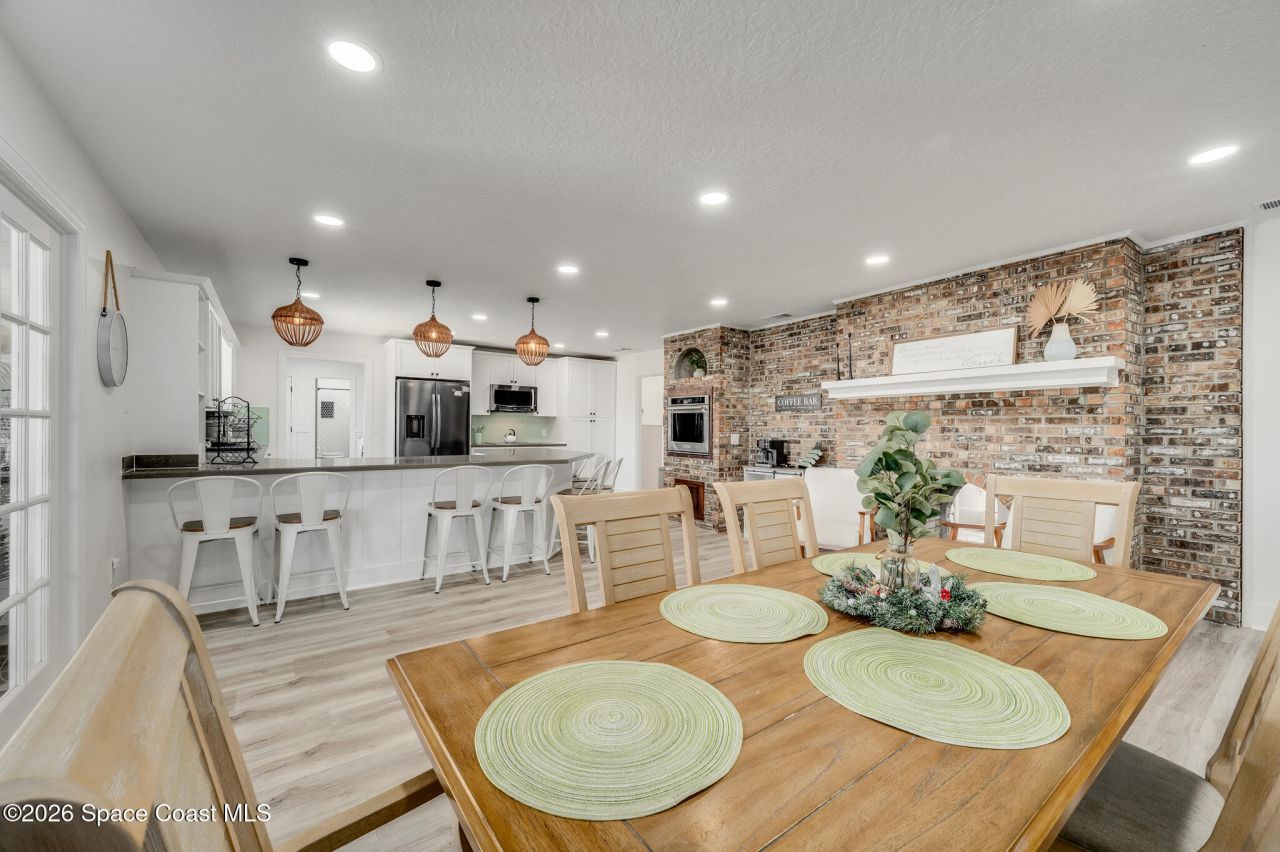 999 Sunswept Road Ne, Palm Bay, FL 32905 Photo