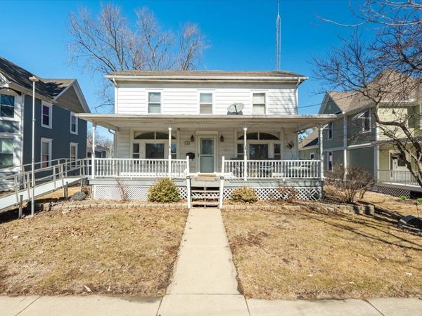 321 E 2nd Street, El Paso, IL 61738