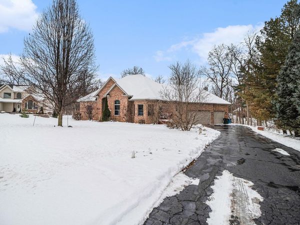 108 Lolabell Drive W, Valparaiso, IN 46385