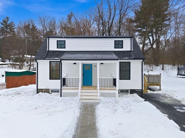 26 Rivulet St, Uxbridge, MA 01569
