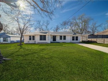 2417 Fonville Drive, Dallas, TX 75227