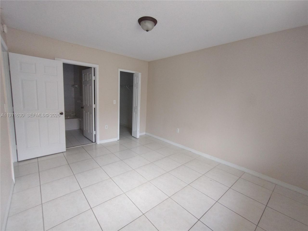 6756 NW 182nd St , Unit 101, Hialeah, FL 33015 Photo