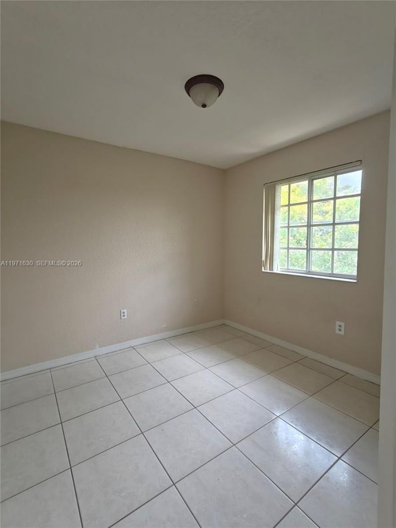 6756 NW 182nd St , Unit 101, Hialeah, FL 33015 Photo
