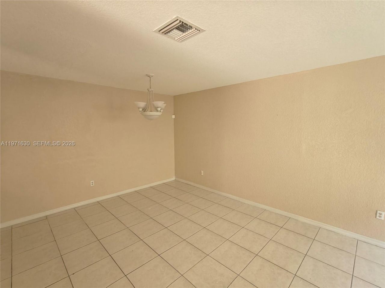 6756 NW 182nd St , Unit 101, Hialeah, FL 33015 Photo