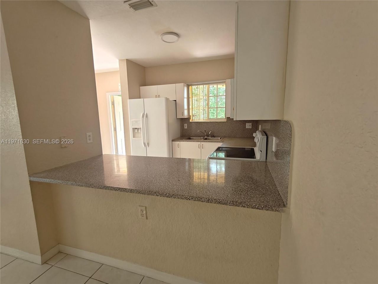 6756 NW 182nd St , Unit 101, Hialeah, FL 33015 Photo