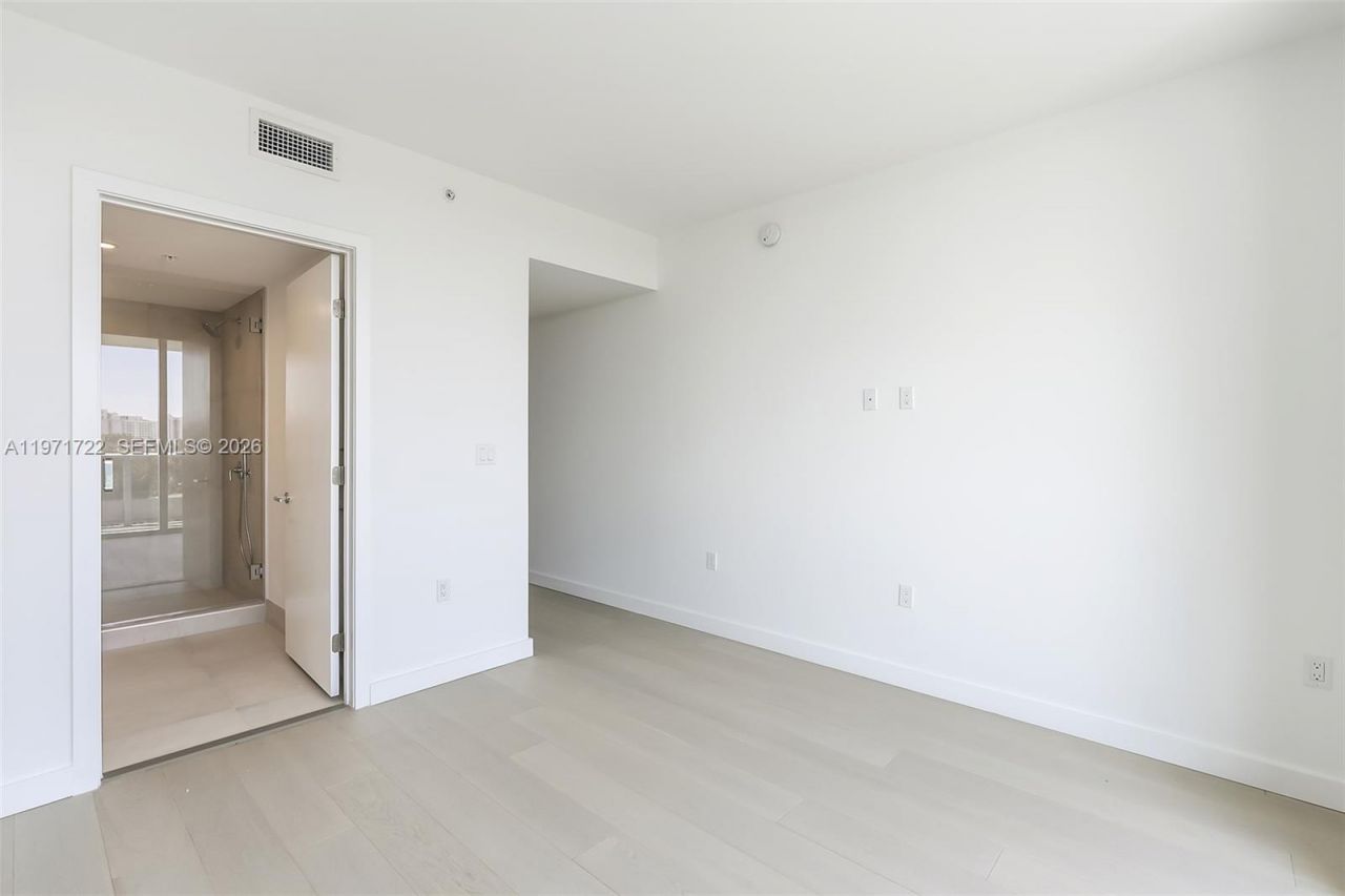 9201 E Bay Harbor Drive, Unit 603, Bay Harbor Islands, FL 33154 Photo