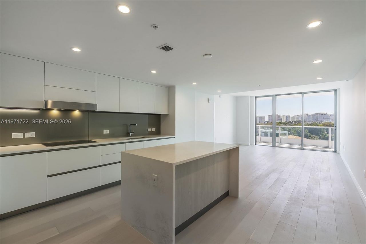 9201 E Bay Harbor Drive, Unit 603, Bay Harbor Islands, FL 33154 Photo