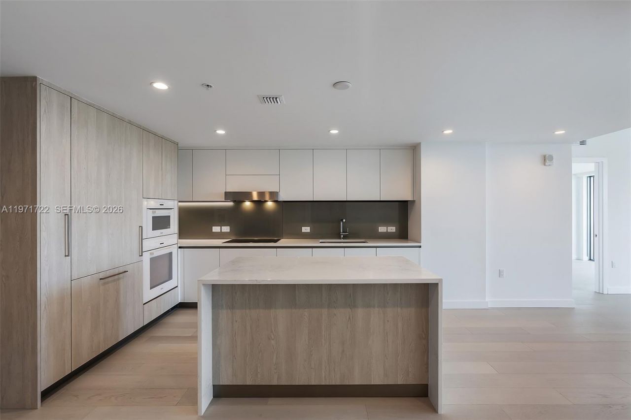 9201 E Bay Harbor Drive, Unit 603, Bay Harbor Islands, FL 33154 Photo