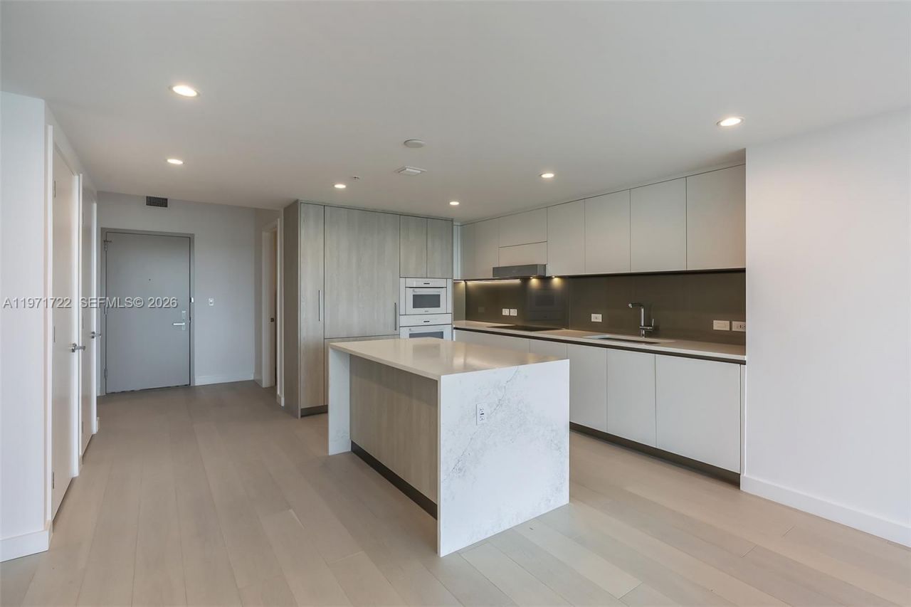 9201 E Bay Harbor Drive, Unit 603, Bay Harbor Islands, FL 33154 Photo