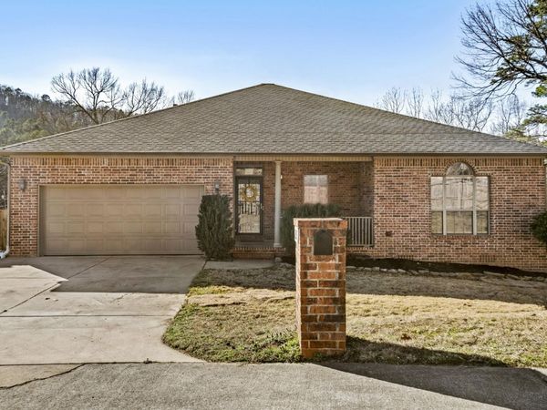 2211 Westport Loop, Little Rock, AR 72212