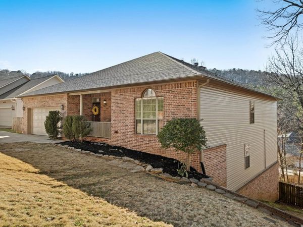 2211 Westport Loop, Little Rock, AR 72212