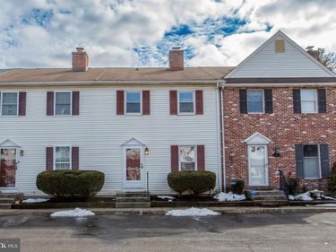 21 WASHINGTON SQUARE, DOYLESTOWN, PA 18901
