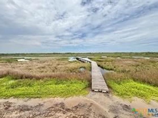 30 Boca Grande Loop, Port O Connor, TX 77982