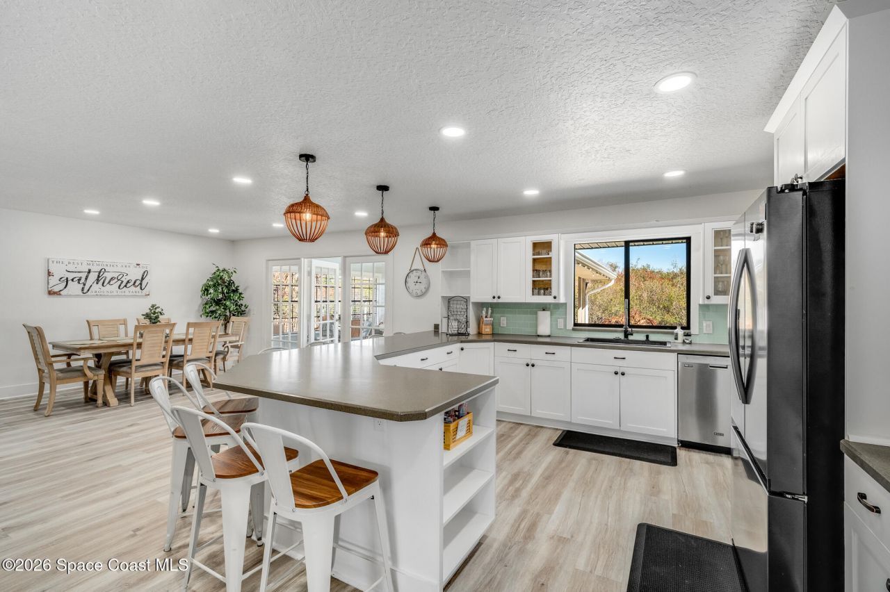 999 Sunswept Road Ne, Palm Bay, FL 32905 Photo