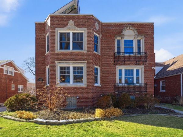 9908 S Bell Avenue, Chicago, IL 60643