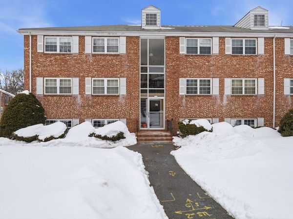 78 Edgelawn Ave, Unit 7, North Andover, MA 01845