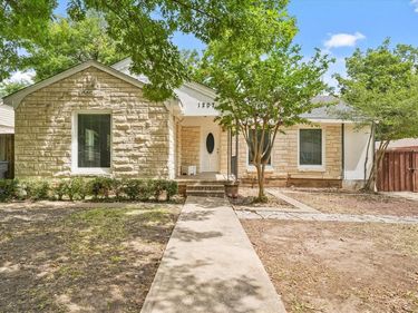 1207 Engle Avenue, Dallas, TX 75224