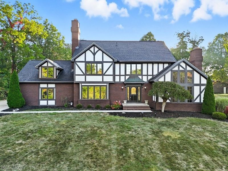 2097 Albertson Parkway, Cuyahoga Falls, OH 44223 Photo 1