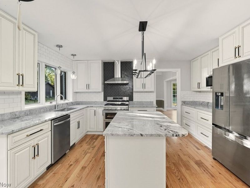 2097 Albertson Parkway, Cuyahoga Falls, OH 44223 Photo 29