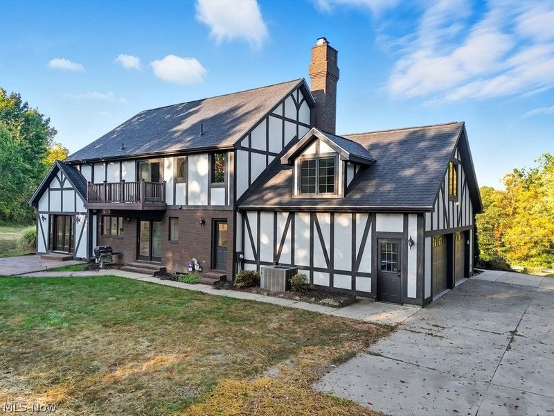 2097 Albertson Parkway, Cuyahoga Falls, OH 44223 Photo 5