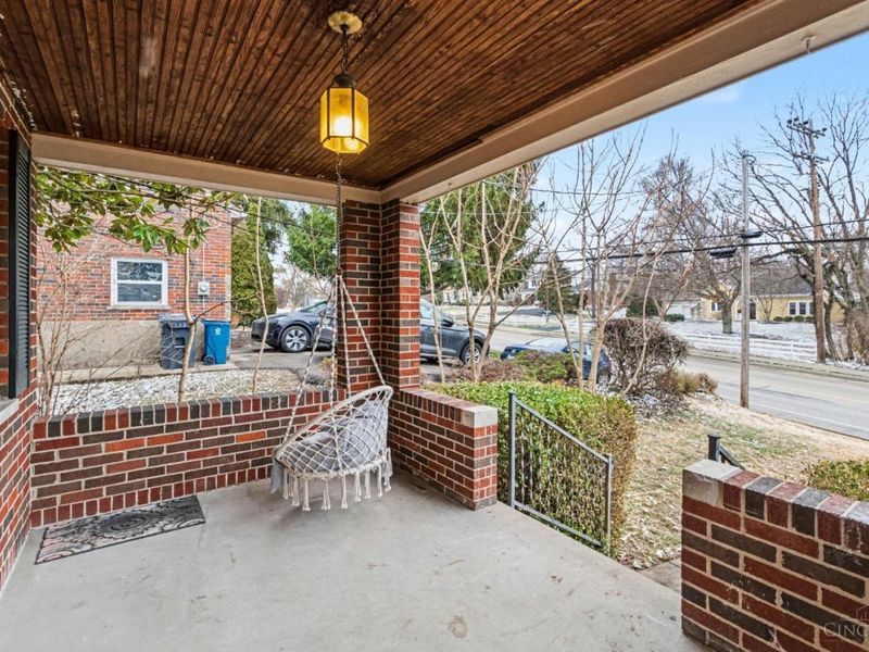 6095 Kenwood Road, Madeira, OH 45243 Photo 2