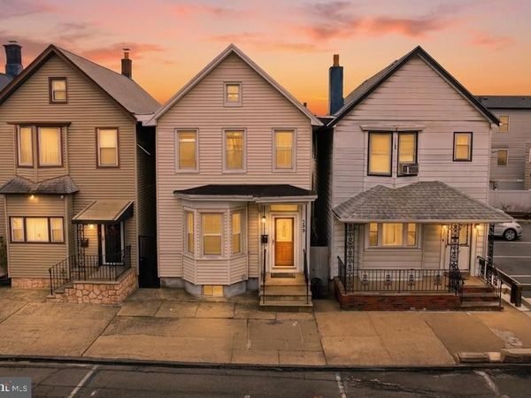 209 HAMILTON STREET, HARRISON, NJ 07029