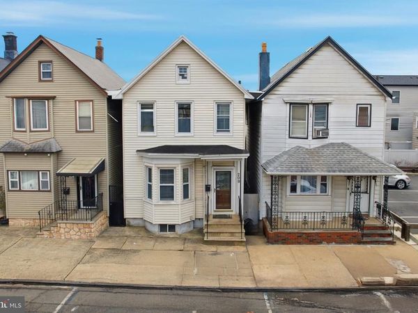 209 HAMILTON STREET, HARRISON, NJ 07029