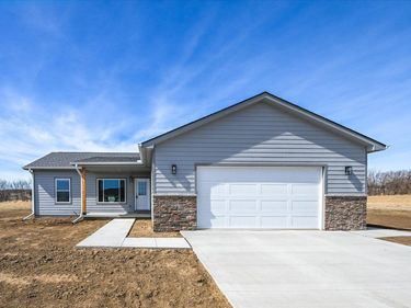 210 HARVEST HILLS Drive, WOODBINE, IA 51579