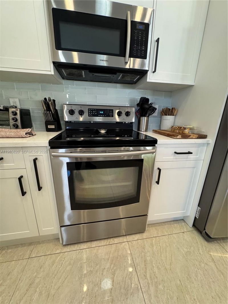 935 NW 203rd Ave, Pembroke Pines, FL 33029 Photo