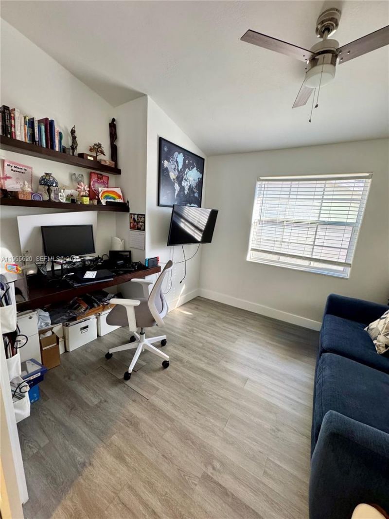 935 NW 203rd Ave, Pembroke Pines, FL 33029 Photo