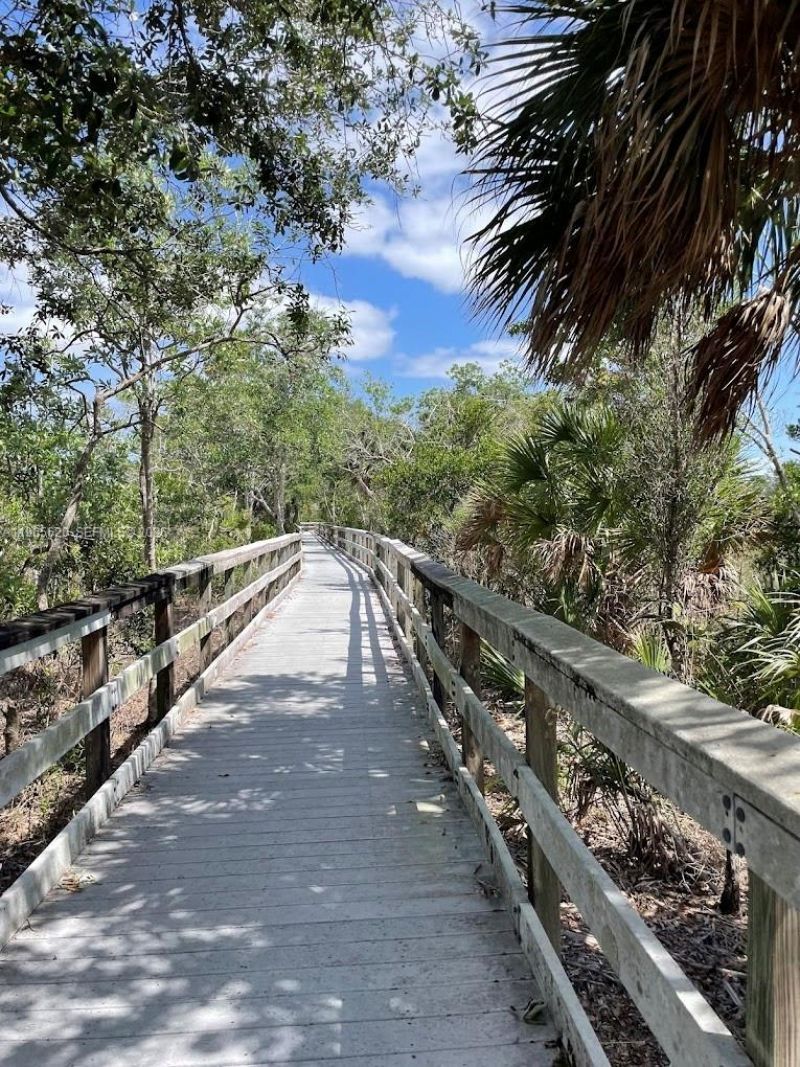 935 NW 203rd Ave, Pembroke Pines, FL 33029 Photo