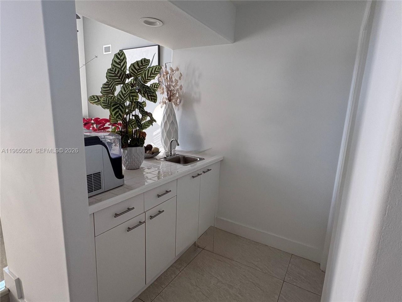 935 NW 203rd Ave, Pembroke Pines, FL 33029 Photo