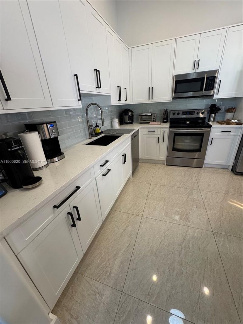 935 NW 203rd Ave, Pembroke Pines, FL 33029 Photo