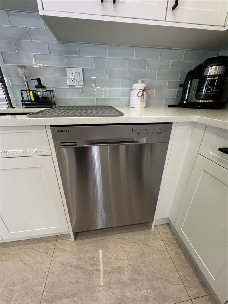 935 NW 203rd Ave, Pembroke Pines, FL 33029 Photo