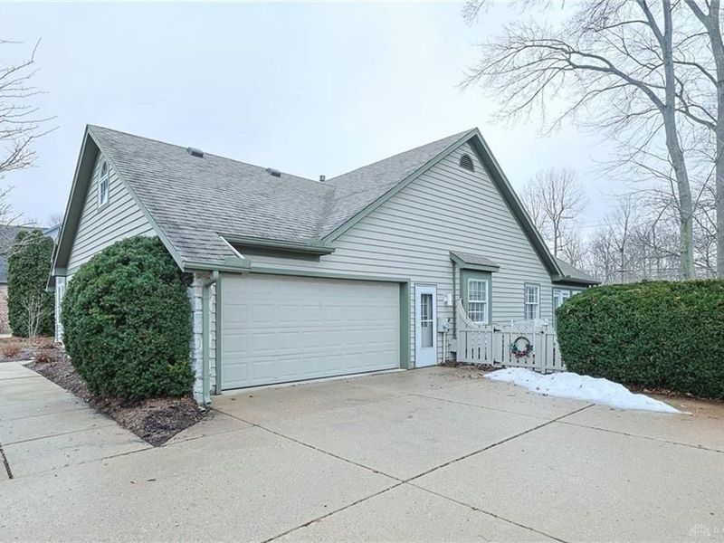 735 Chaucer Lane, Tipp City, OH 45371 Photo 38