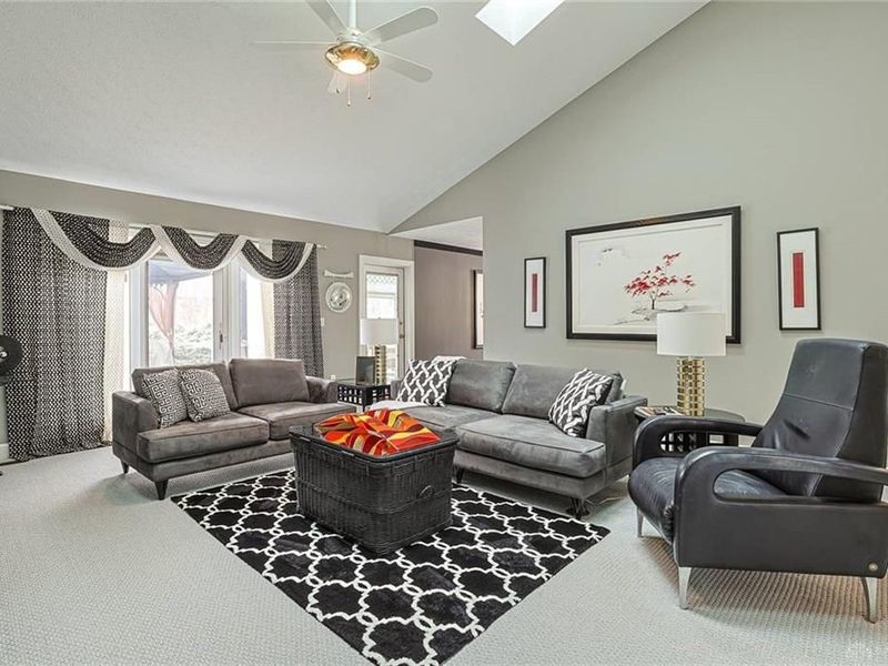 735 Chaucer Lane, Tipp City, OH 45371 Photo 7