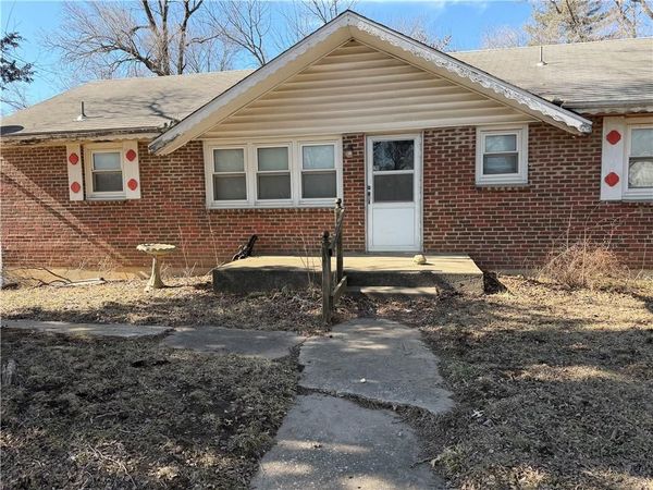 20 Johnson Street, Buckner, MO 64016