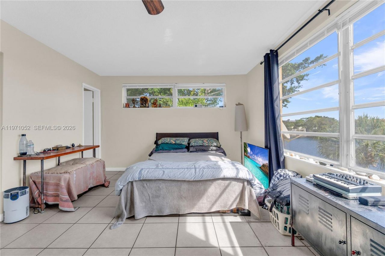 1302 NE 191st St , Unit A221, Miami, FL 33179 Photo