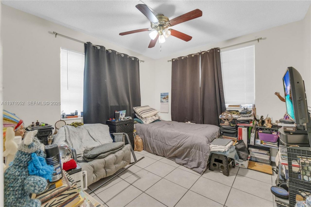 1302 NE 191st St , Unit A221, Miami, FL 33179 Photo